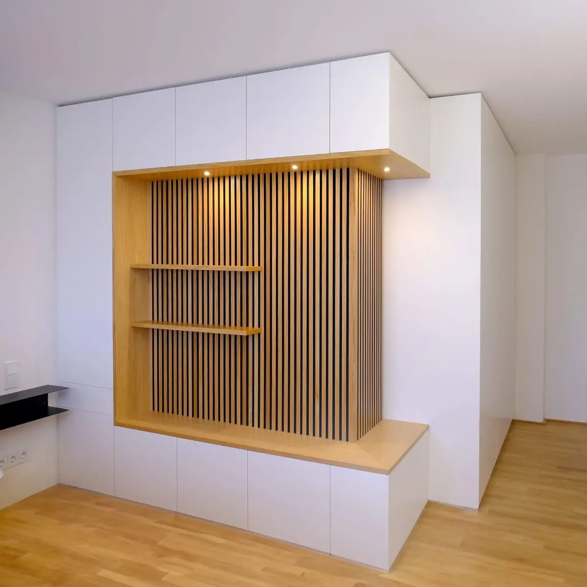ba-moebeldesign-einbauschrank-mit-panelen-muenchen-schreiner